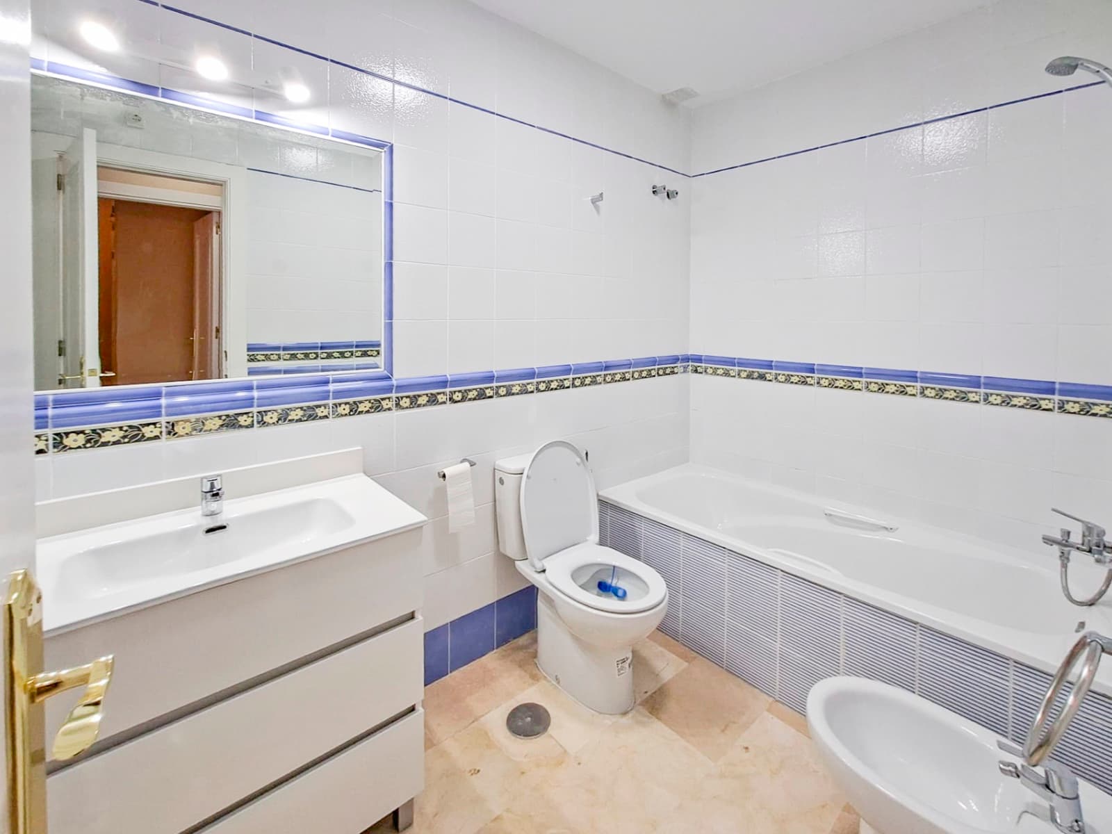 Town house – Villamartín: photo 10/17