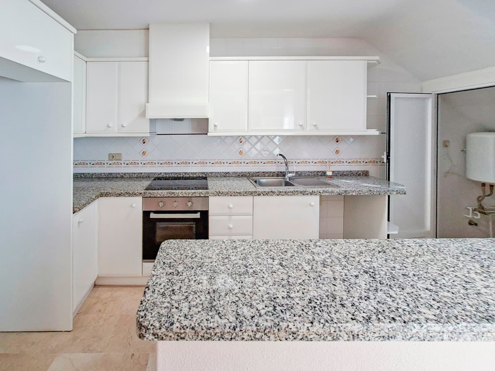 Town house – Villamartín: photo 3/17