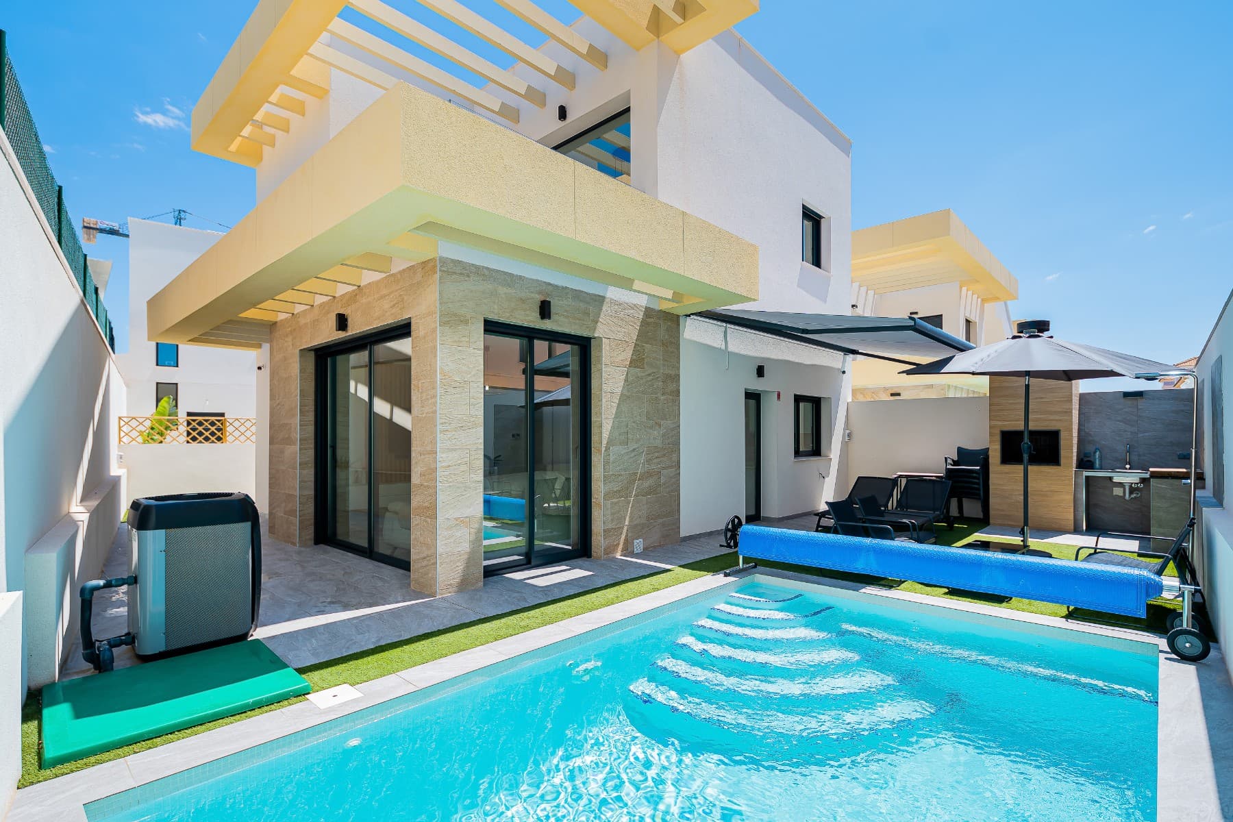 Villa · Los Montesinos