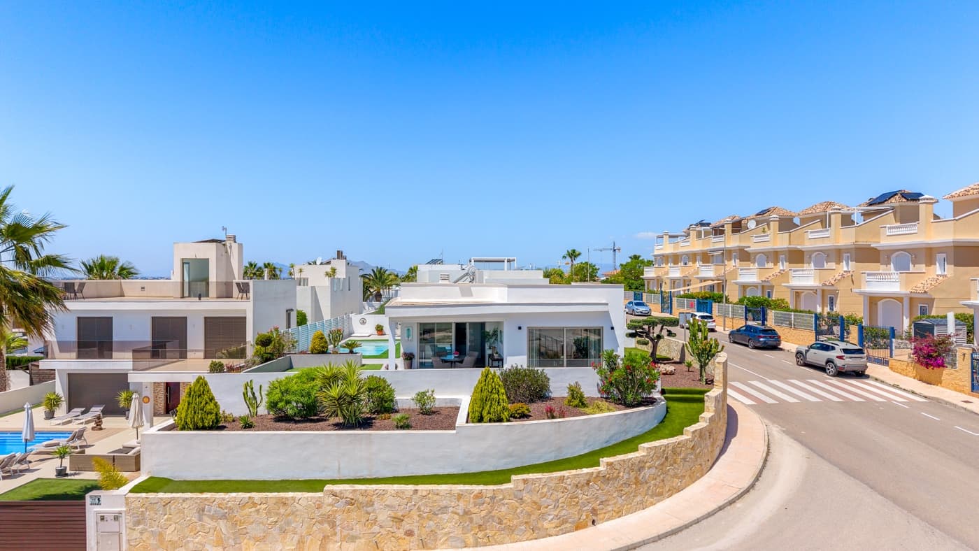 Villa · La Marina