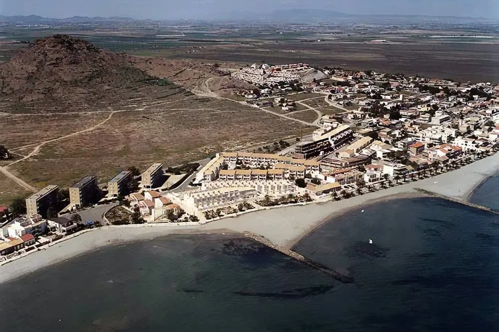 Los Urrutias — view of the town